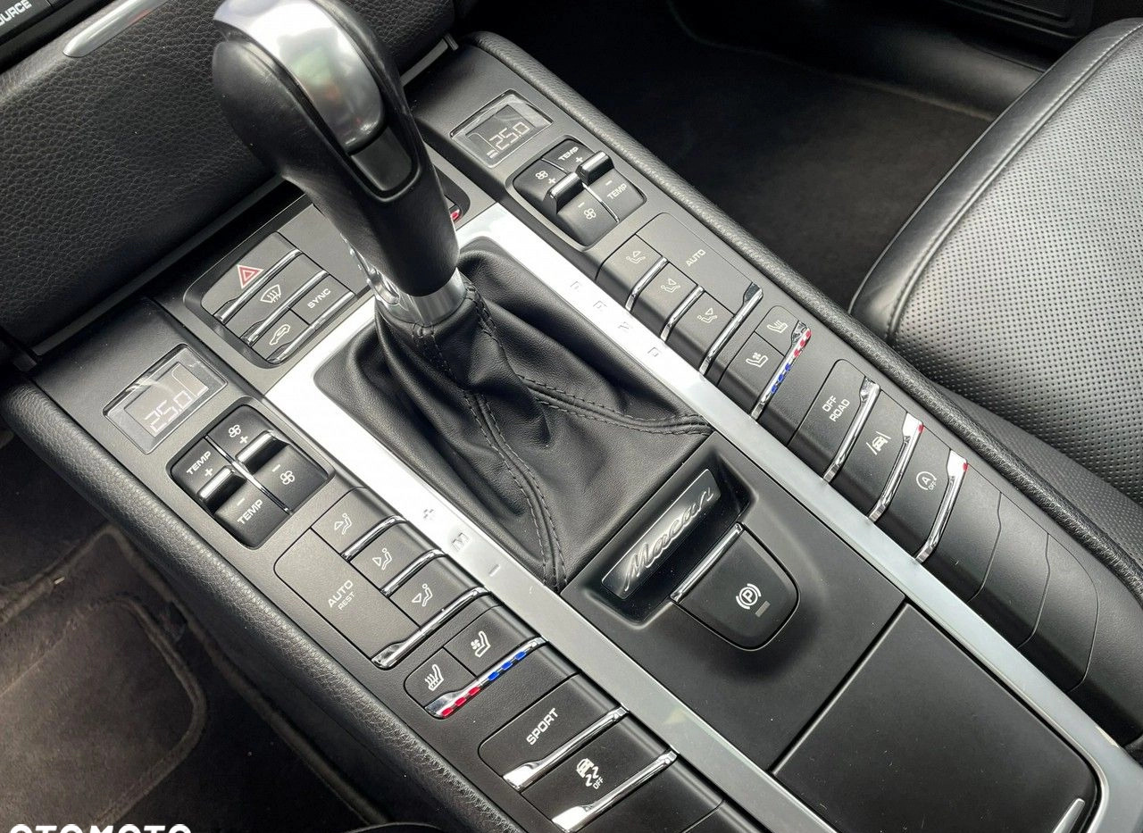 Porsche Macan cena 119900 przebieg: 76626, rok produkcji 2016 z Ciechanowiec małe 781